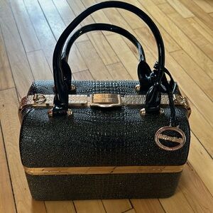 Doctor bag style purse.